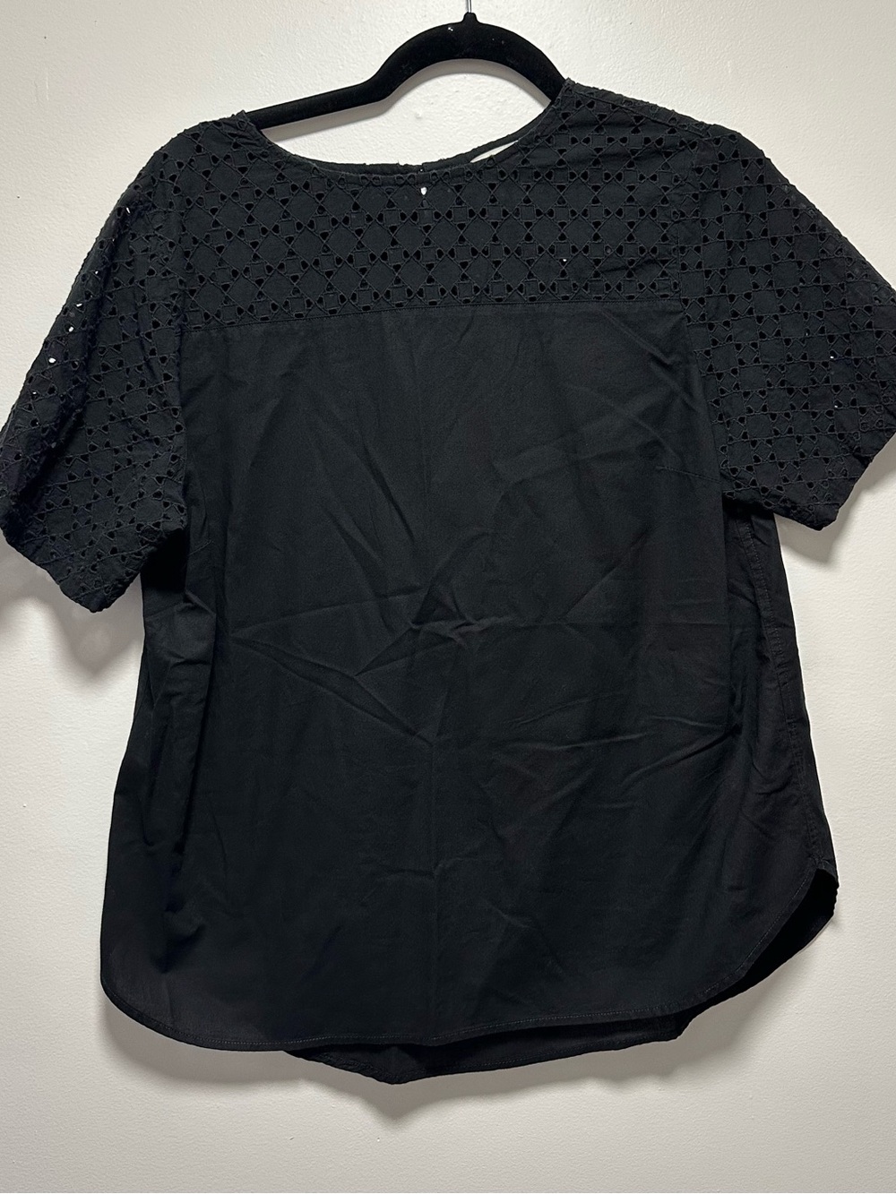 L.L.Bean Womens Black Eyelet 100% Cotton Blouse, Short Sleeve Round Neck-Medium